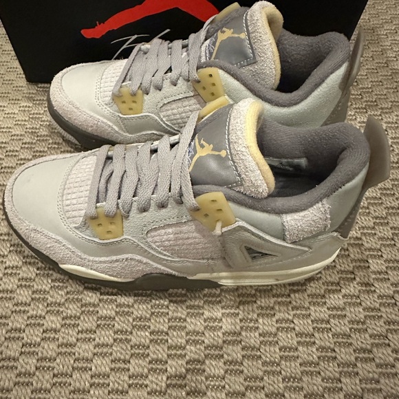Air Jordan 4, GS - Picture 4 of 5